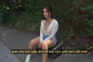Đàn ông và phụ nữ Nhật Bản và Hàn Quốc thích xem kịch miễn phí vào nửa đêm