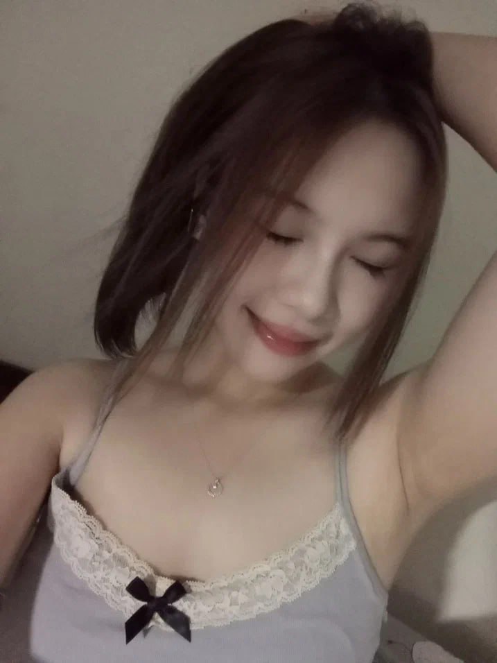 Đưa bạn thân của bạn đi chơi tay ba với cha dượng