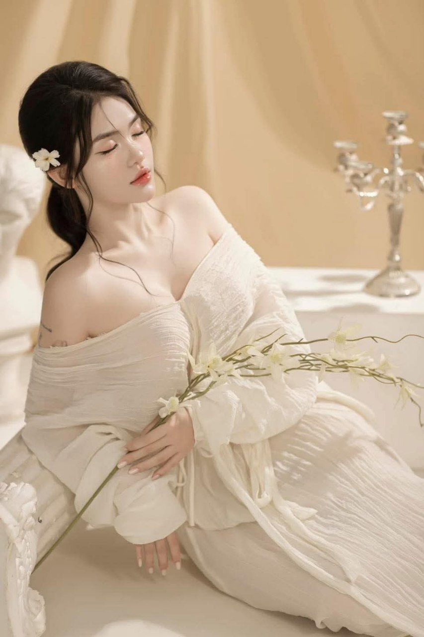 Bắt gặp cô giáo thẩm du trong lớp - miu shiromine